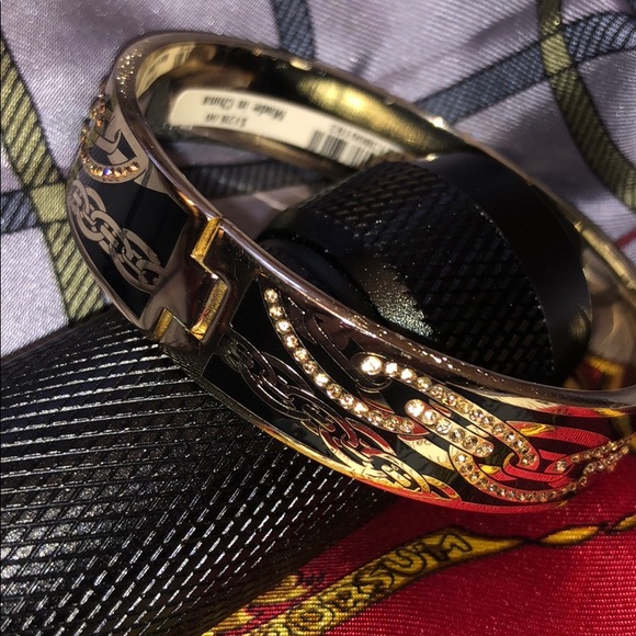 henri bendel Jewelry - Henri Bendel bracelet silver black crystals